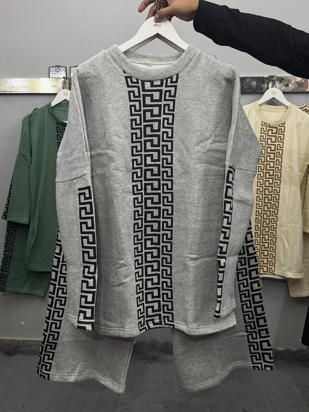 Grey Color  Drop-Shoulder Puzzle Printed  Sweat Style 2-Pcs Winter Tracksuit